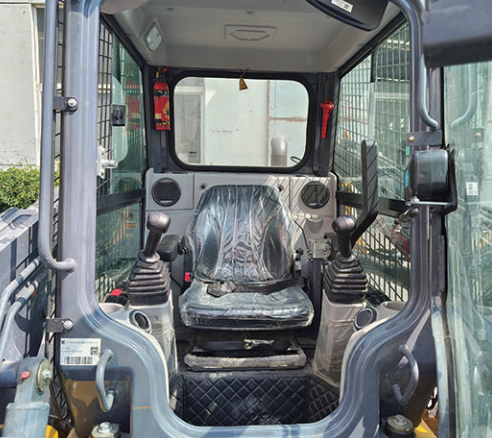 x55 skid steer loader details (2)
